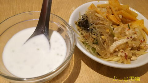 ティーヌン トムヤムクン麺 トリプルパクチー